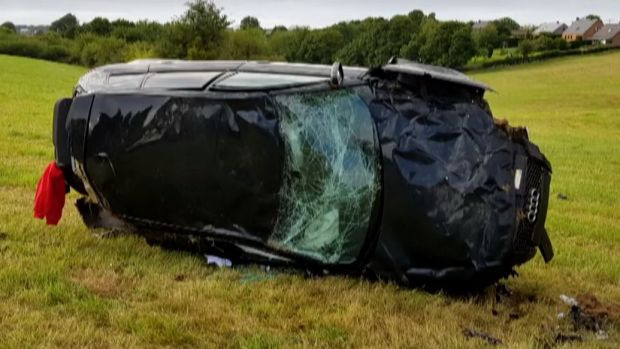 Πήγε να στρίψει με 200 km/h και δείτε που βρέθηκε (βίντεο)